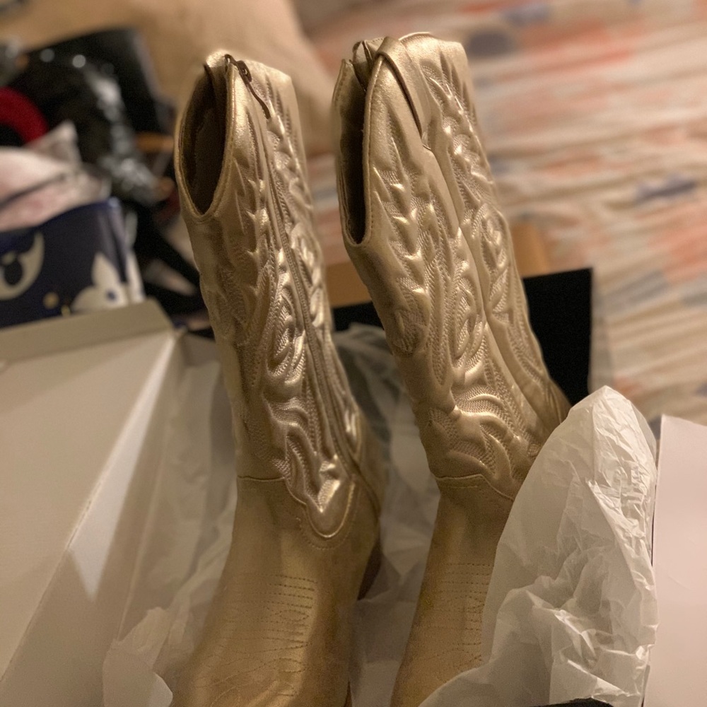 Torrid gold brand new zipper up cowboy boots